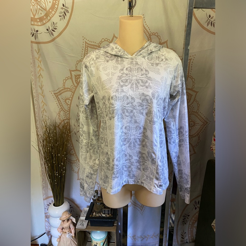 REI hoodie sz XS floral pattern thumb holes